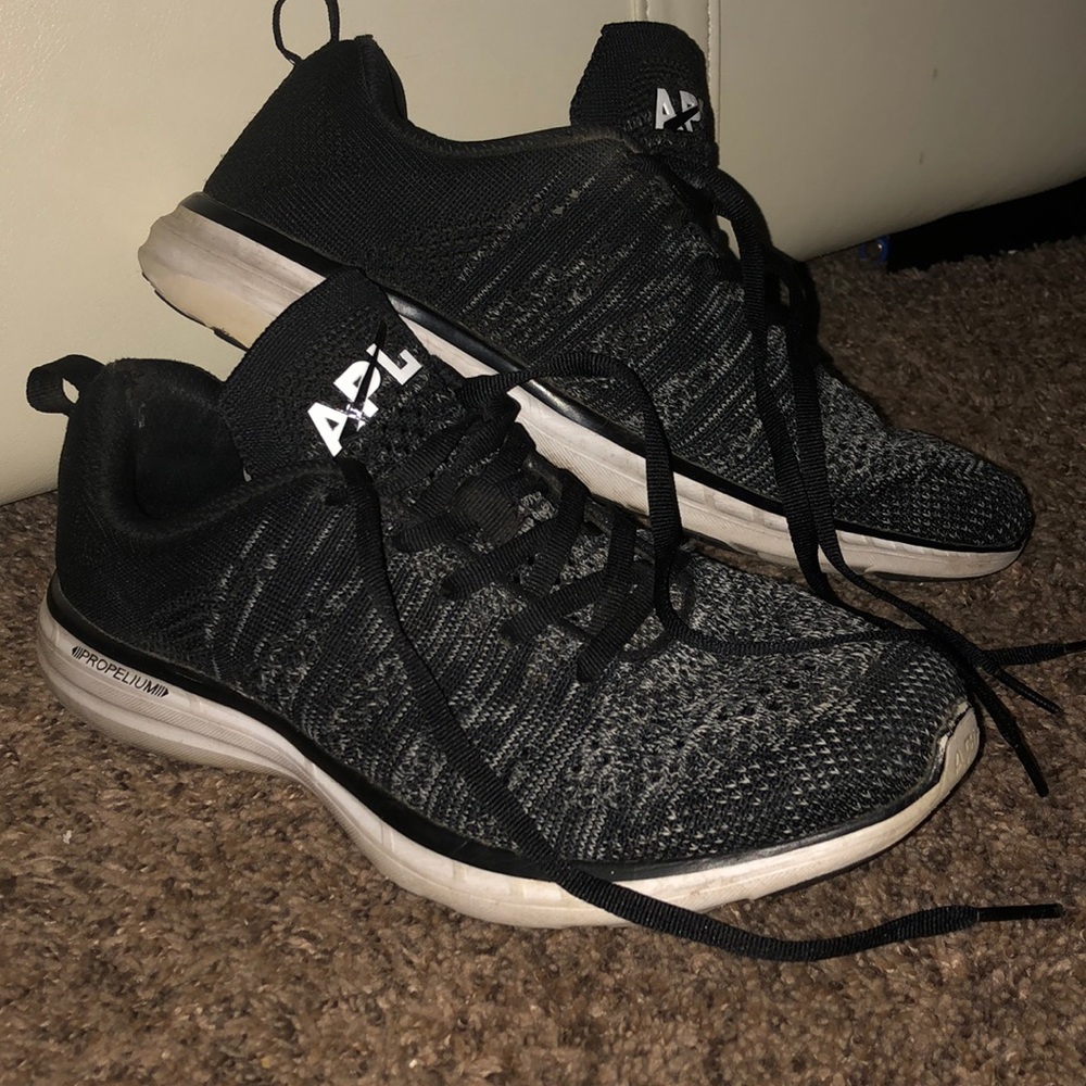 APL woman’s sneakers